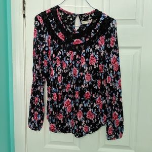 Floral lace top